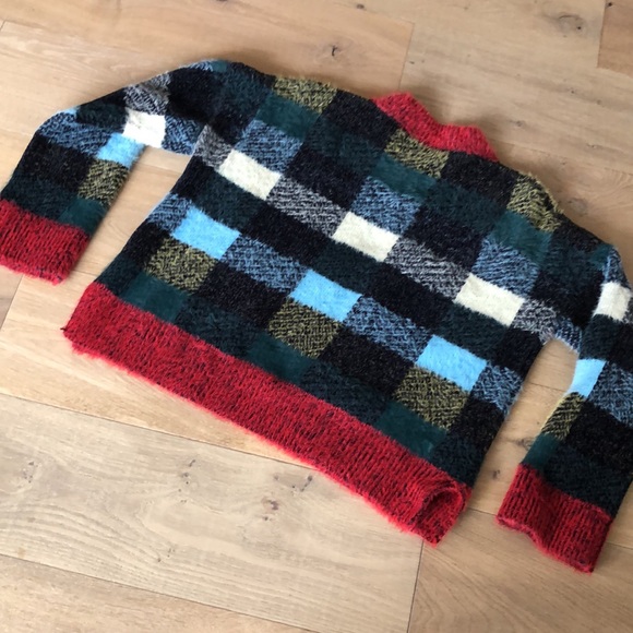 Long Sleeve sweater, hip length, crew neck. - Picture 4 of 7